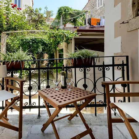 Pile Marina Apartman *